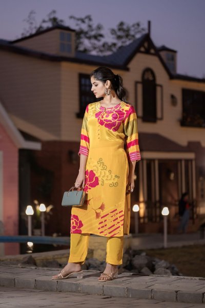FLORAL PRINTED CRAPE SILK KURTASET KURTA SET
