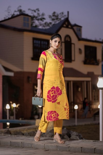 FLORAL PRINTED CRAPE SILK KURTASET KURTA SET